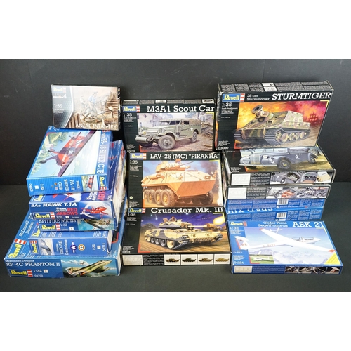 277 - 15 Boxed Revell plastic model kits to include 7 x 1/32, 7 x 1/35 and 1 x 1/28 featuring 1/32 04702 M... 