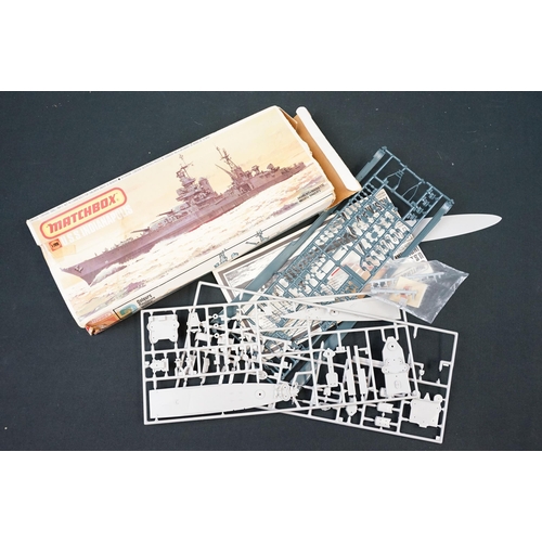 279 - 16 Boxed Matchbox plastic model kits to include 1/48 40651 AD-5N A1-6 Skyraider, 40421 McDonnell Pha... 