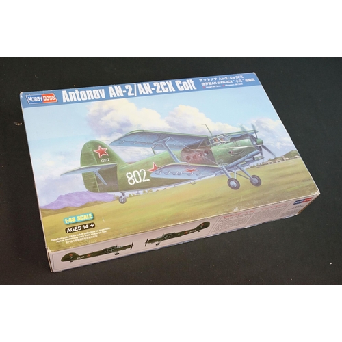 280 - 26 boxed and unbuilt plastic model kits to include 1/48 scale, 1/35 scale and 1/72 scale, featuring ... 