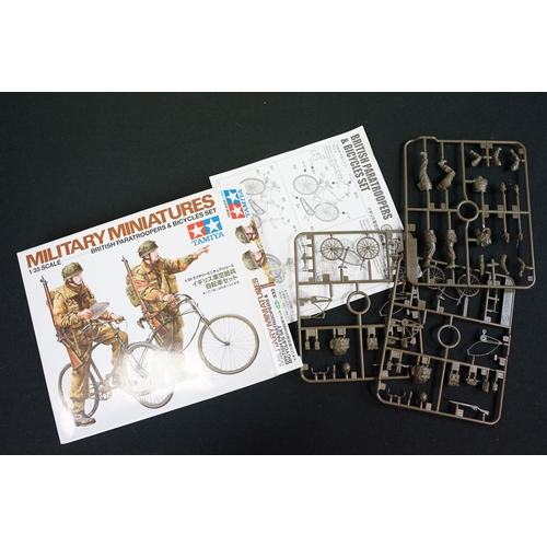 282 - 24 Boxed Tamiya military miniatures figure and accessory sets featuring 1/48, 1/35 and 1/16 scale to... 