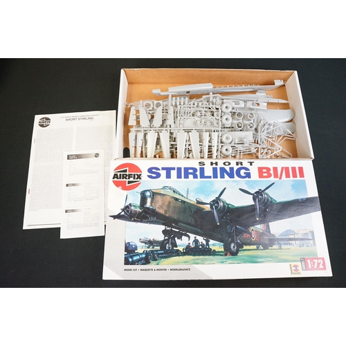 283 - Collection of 13 1/24, 1/35 and 1/72 scale boxed plastic model kits to include Airfix 155mm Howitzer... 