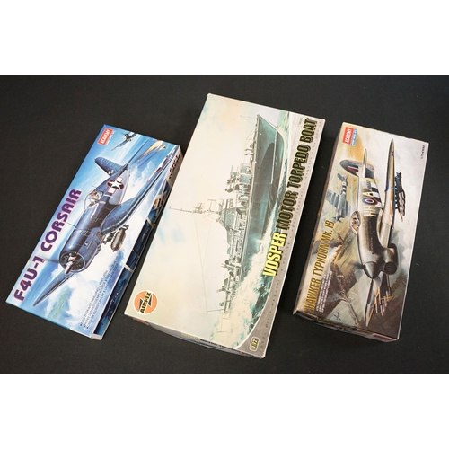 283 - Collection of 13 1/24, 1/35 and 1/72 scale boxed plastic model kits to include Airfix 155mm Howitzer... 