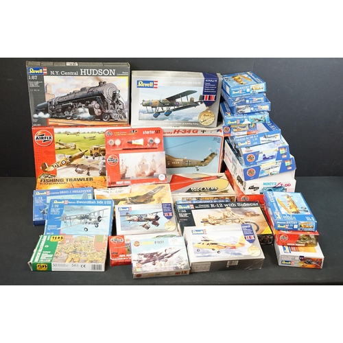 288 - 30 Boxed plastic model kits to include 12 x Airfix and 18 x Revell featuring Revell H-382 Fishing Tr... 