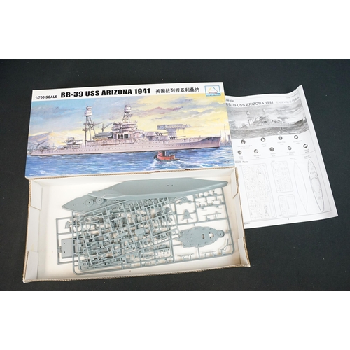 289 - 19 Boxed plastic model kits to include Mini Hobby Models, Master Hobby Kits, ICM, Trumpeter, Academy... 