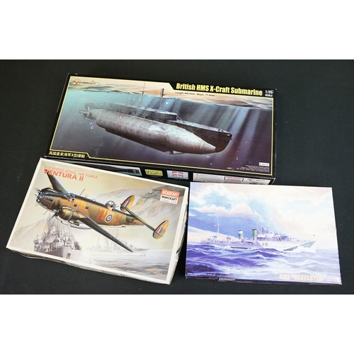 289 - 19 Boxed plastic model kits to include Mini Hobby Models, Master Hobby Kits, ICM, Trumpeter, Academy... 