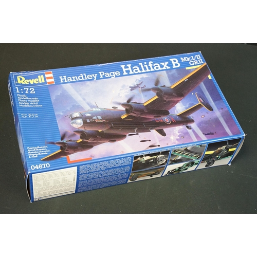 291 - Four boxed Revell 1/72 plastic military plane model kits to include 04283 B-17G Flying Fortress, 046... 