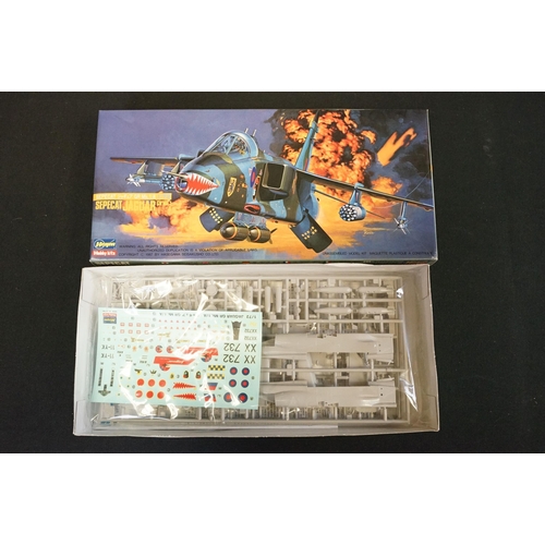 297 - Collection of 18 boxed plastic model kits to include mainly 1/72 and 1/48 scale models featuring 9 x... 