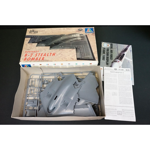 298 - Two boxed Italeri 1/72 plastic model kits to include No 034 SR-75 Penetrator with XR-7 Thunderdart a... 