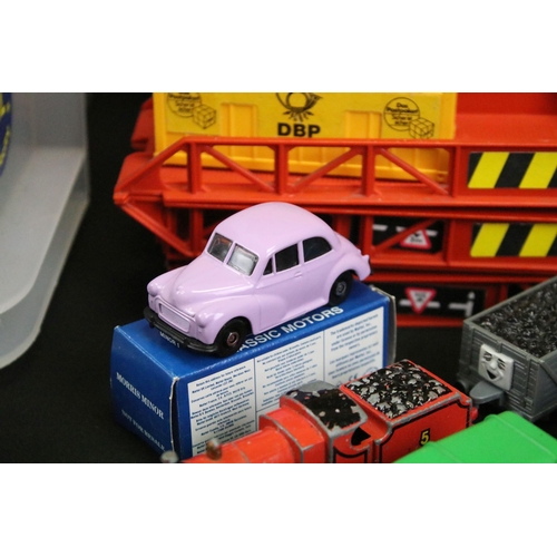 1290 - 27 boxed Lledo diecast models along with approx. 190 Matchbox Models Of Yesteryear diecast models an... 