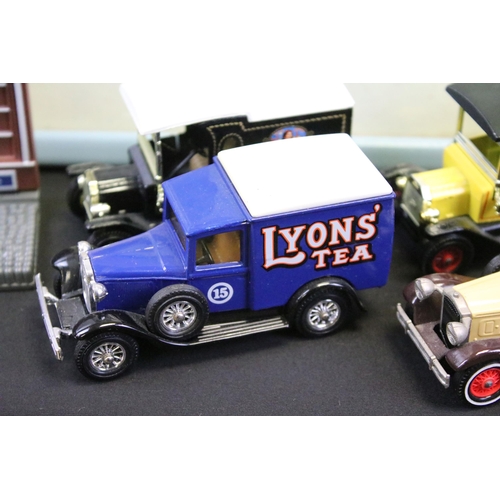 1290 - 27 boxed Lledo diecast models along with approx. 190 Matchbox Models Of Yesteryear diecast models an... 