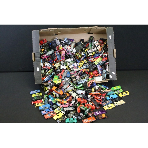 1293 - Around 550 Mattel Hot Wheels diecast models from the 1970s to 2000s featuring redline examples