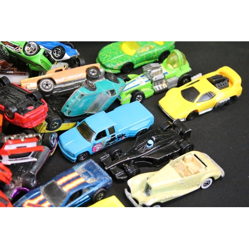 1293 - Around 550 Mattel Hot Wheels diecast models from the 1970s to 2000s featuring redline examples