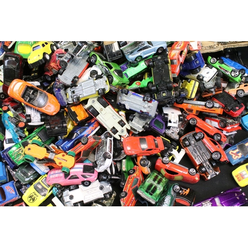 1293 - Around 550 Mattel Hot Wheels diecast models from the 1970s to 2000s featuring redline examples