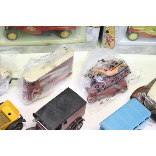 1301 - Collection of around 30 boxed & unboxed diecast models to include 3 x boxed Corgi Memories, play wor... 