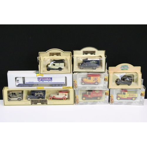 1301 - Collection of around 30 boxed & unboxed diecast models to include 3 x boxed Corgi Memories, play wor... 