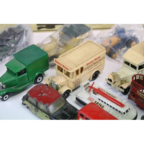 1301 - Collection of around 30 boxed & unboxed diecast models to include 3 x boxed Corgi Memories, play wor... 