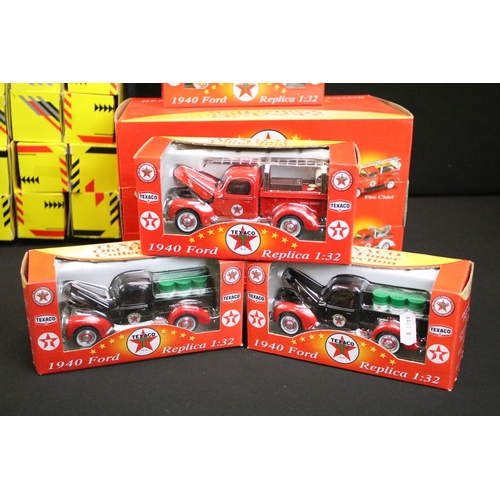 1306 - 45 Boxed diecast models to include 28 x Shell Sportscar / Supercar Collection (Porsche 911 SC, Ferra... 