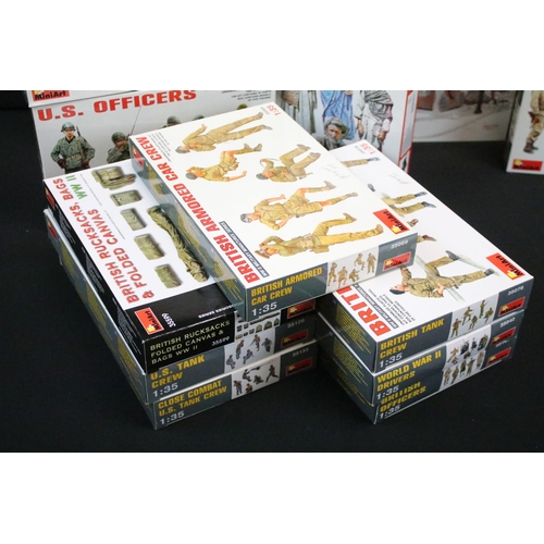 335 - 22 Boxed MiniArt 1/35 plastic model kits featuring 35019 French City Building, 35023 Hungarian Count... 