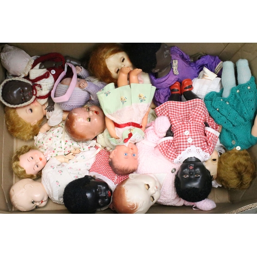 465 - Large collection of mid 20th C onwards plastic dolls to include various sizes, featuring Semo Cinder... 