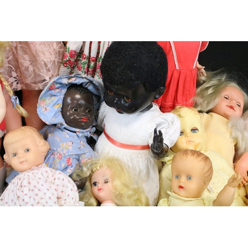 465 - Large collection of mid 20th C onwards plastic dolls to include various sizes, featuring Semo Cinder... 