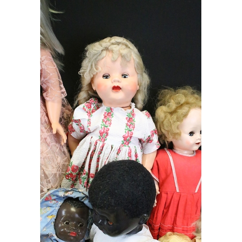 465 - Large collection of mid 20th C onwards plastic dolls to include various sizes, featuring Semo Cinder... 