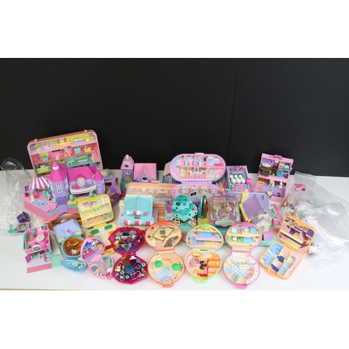 462 - Polly Pocket - Quantity of Bluebird Polly Pocket playsets to include Polly's Pony Club, Nancy's Wedd... 