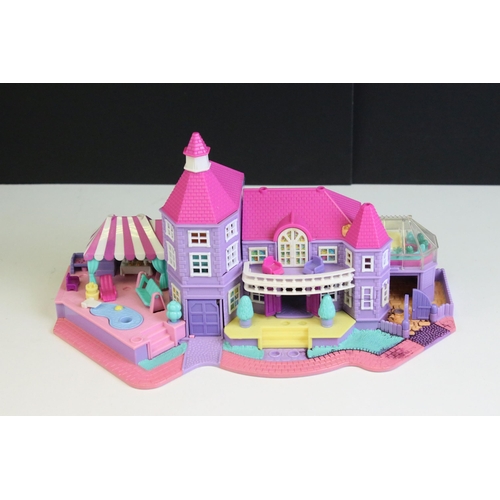 462 - Polly Pocket - Quantity of Bluebird Polly Pocket playsets to include Polly's Pony Club, Nancy's Wedd... 