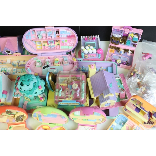 462 - Polly Pocket - Quantity of Bluebird Polly Pocket playsets to include Polly's Pony Club, Nancy's Wedd... 