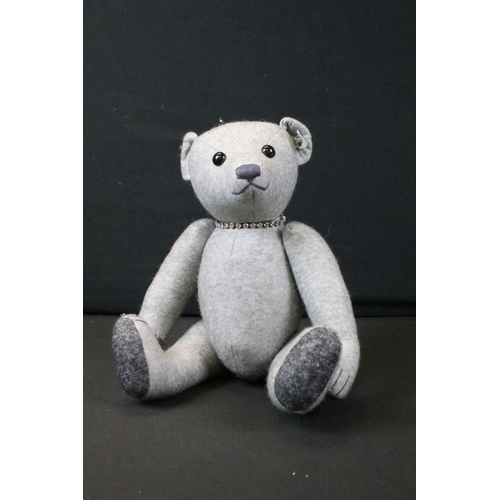 433 - Steiff - Two Steiff teddy bears to include  bagged 035418 Steiff Filzteddybar Felt Teddy Bear with n... 