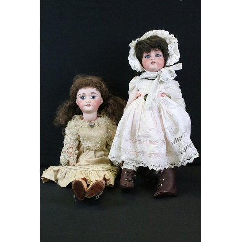 446 - Two Early 20th C bisque headed dolls to include German Simon & Halbig Kammer & Reinhardt doll in whi... 