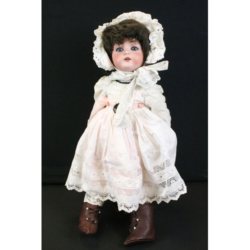 446 - Two Early 20th C bisque headed dolls to include German Simon & Halbig Kammer & Reinhardt doll in whi... 