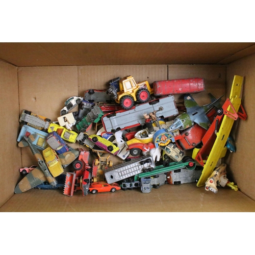 450 - Collection of various mixed toys to include diecast models with examples from Dinky, Tonka, Corgi Ma... 