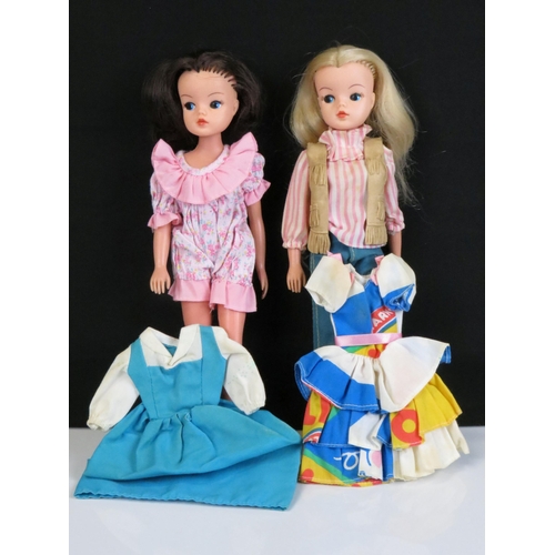 468 - Two original Pedigree Sindy dolls with original clothing and 2 x additional dress, soft heads with '... 