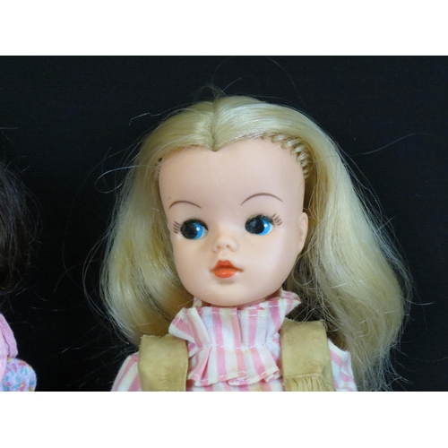 468 - Two original Pedigree Sindy dolls with original clothing and 2 x additional dress, soft heads with '... 