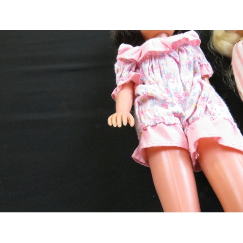 468 - Two original Pedigree Sindy dolls with original clothing and 2 x additional dress, soft heads with '... 