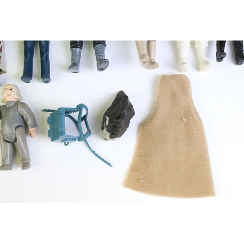 1667 - Star Wars - 41 Original Star Wars figures to include Luke Skywalker (In Battle Poncho), Squid Head, ... 