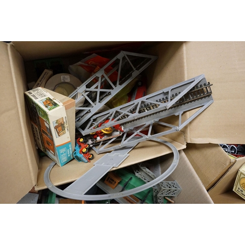 231 - Large quantity of OO / HO gauge model railway accessories to include many plastic and card trackside... 