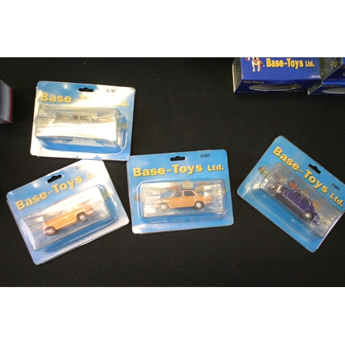 1060 - 74 Boxed / cased diecast models to include 7 x Vanguards to include VA06702, VA5008, VA10004, VA5006... 