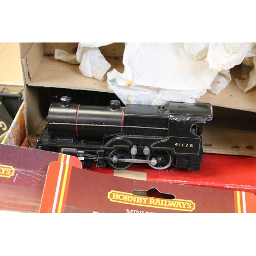 234 - Collection of model railway to include boxed TTR 4-4-0 Engine & Tender Passenger LMR, 11 x items of ... 