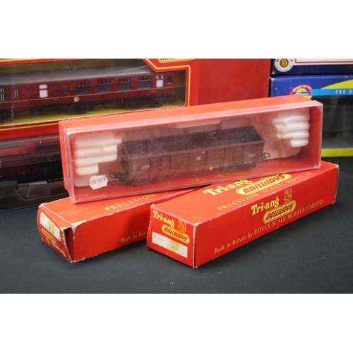 236 - 17 Boxed OO / HO gauge items of rolling stock to include Athern, Triang, Bachmann, Lima, Hornby Bemo... 