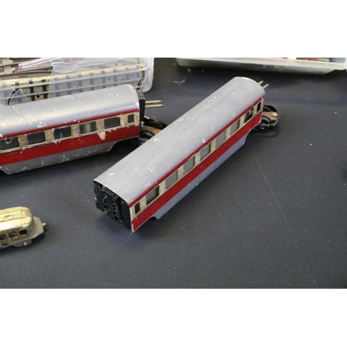 246 - Quantity of various model railway to include TTR locomotive, Hornby Dublo track, Hornby OO gauge Tho... 