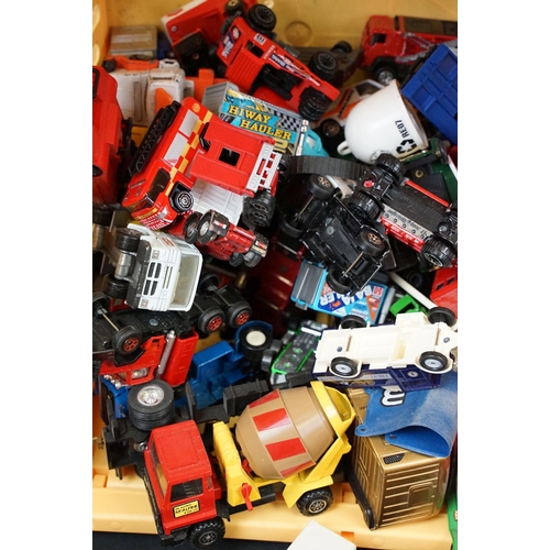 1233 - Quantity of diecast and plastic models from the mid 20th C onwards to include Corgi, Matchbox Lesney... 