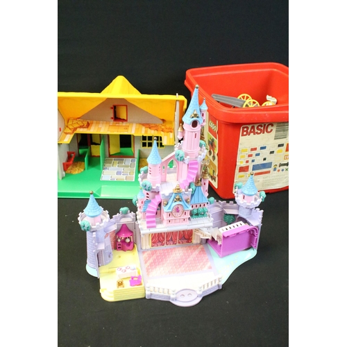 463 - Collection of various Bluebird Polly Pocket sets and village sets to include Wonderful Wedding Party... 