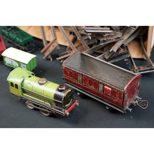 158A - Quantity of model railway to include locomotives, rolling stock and track featuring Hornby Clockwork... 