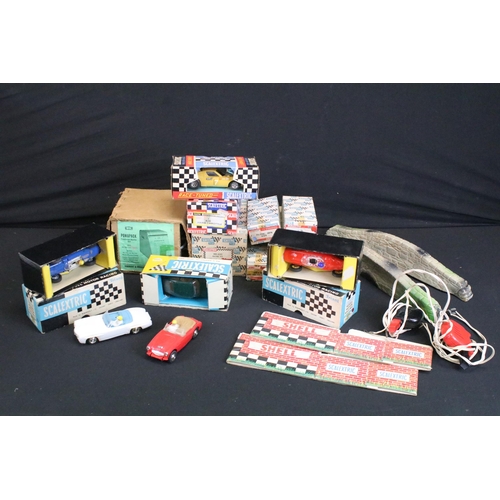 1308 - Collection of boxed Triang Scalextric to include 5 x slot cars featuring C68 Aston Martin in green, ... 