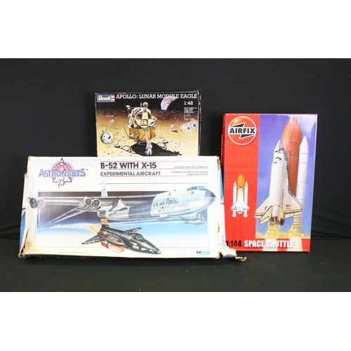 334 - 13 Boxed space related plastic model kits to include Monogram Astronauts 5907 1/72 b-52 with Experim... 