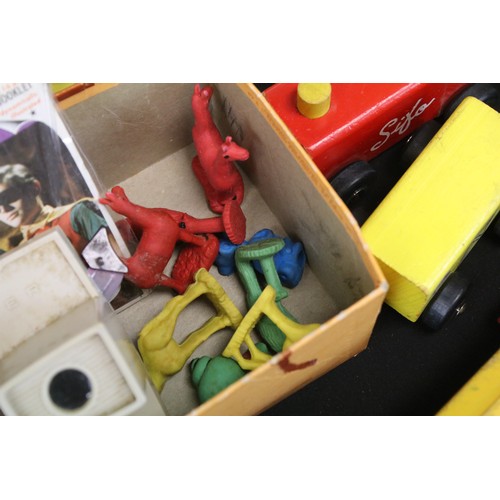 356 - Collection of vintage and original toys and games to include Etch A Sketch with box, 2 x Lakeside Ba... 