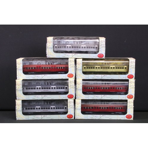 1013 - Set of seven boxed 1/76 scale EFE Exclusive First Editions The London Underground 1/76 scale Bakerlo... 