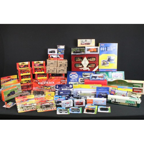 1072 - Around 85 boxed diecast models to include 3 x Corgi Aviation Archive models featuring AA36008, 48301... 