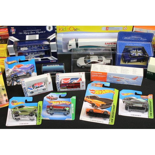 1072 - Around 85 boxed diecast models to include 3 x Corgi Aviation Archive models featuring AA36008, 48301... 